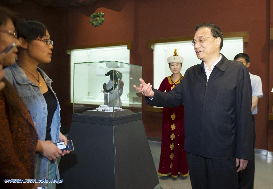 PM de China pide desarrollo sostenible y mejor nivel de vida  2