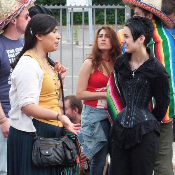 La cintura increíble de una mujer alemana  11