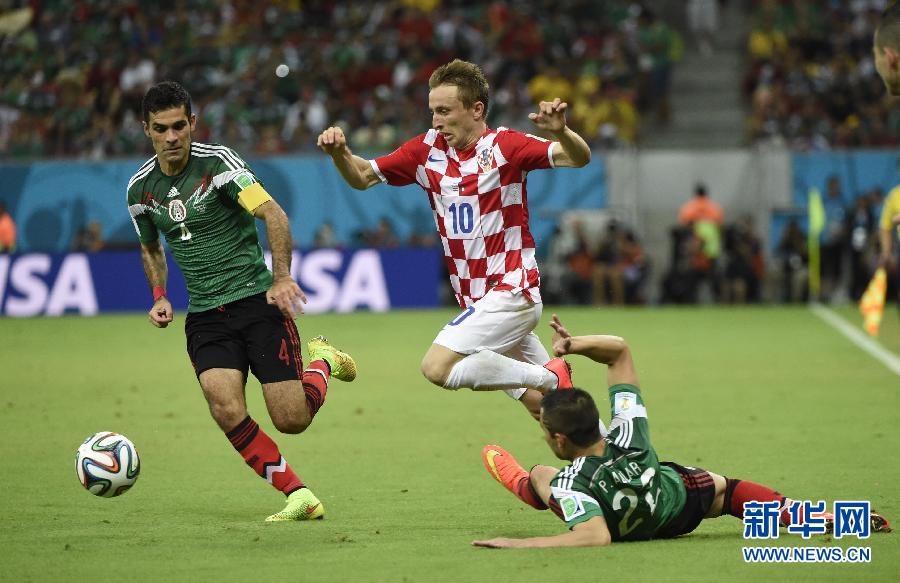 MUNDIAL 2014: México avanza con estallido tardío ante Croacia