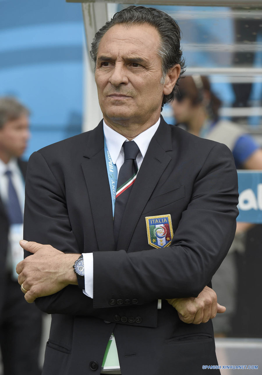 MUNDIAL 2014: Prandelli acusa al árbitro de "arruinar" partido Italia-Uruguay