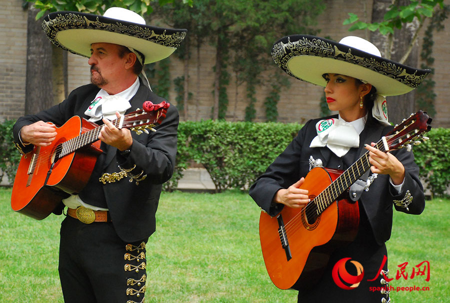 La celebración contó con una actuación cultural de una agrupación de Mariachis