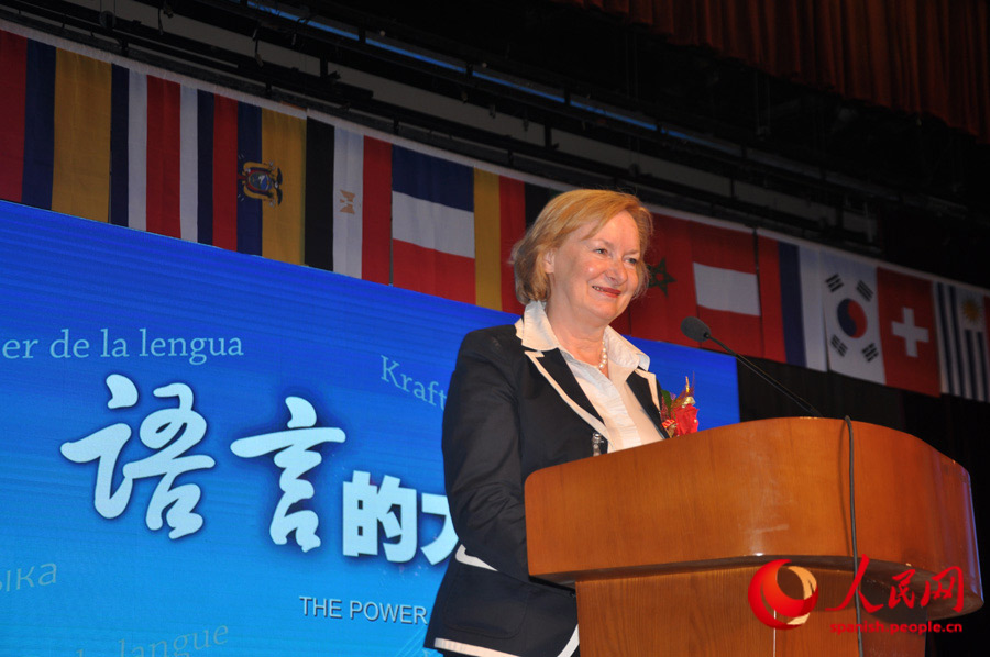 La presidenta honoraria de la Unión Mundial de las Universidades de Traducción y Intérprete, profesora Hannelore Lee-Jahnke, destacó el poder de la lengua desplegado en diferentes campos. (Foto: Liu Xuxia) 