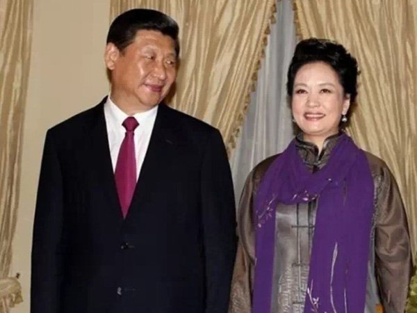 El video musical “Papá Xi ama a mamá Peng” arrasa en la red