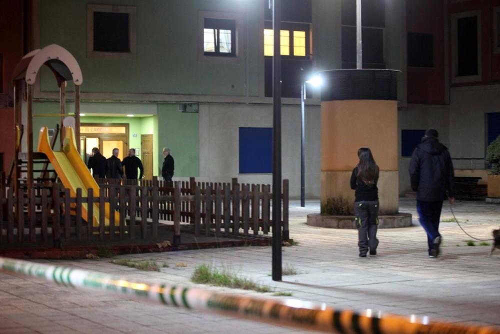 Mata a sus dos hijas de 7 y 9 a?os en San Juan de la Arena y luego se suicida