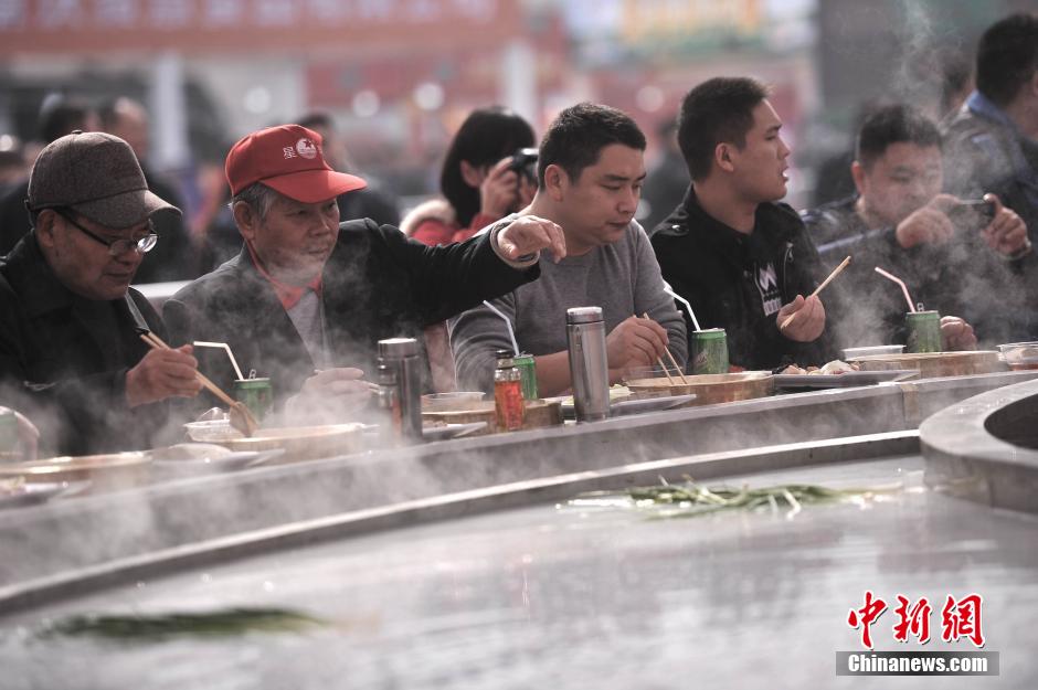 Delicias gastronómicas en el festival del "Hot pot"