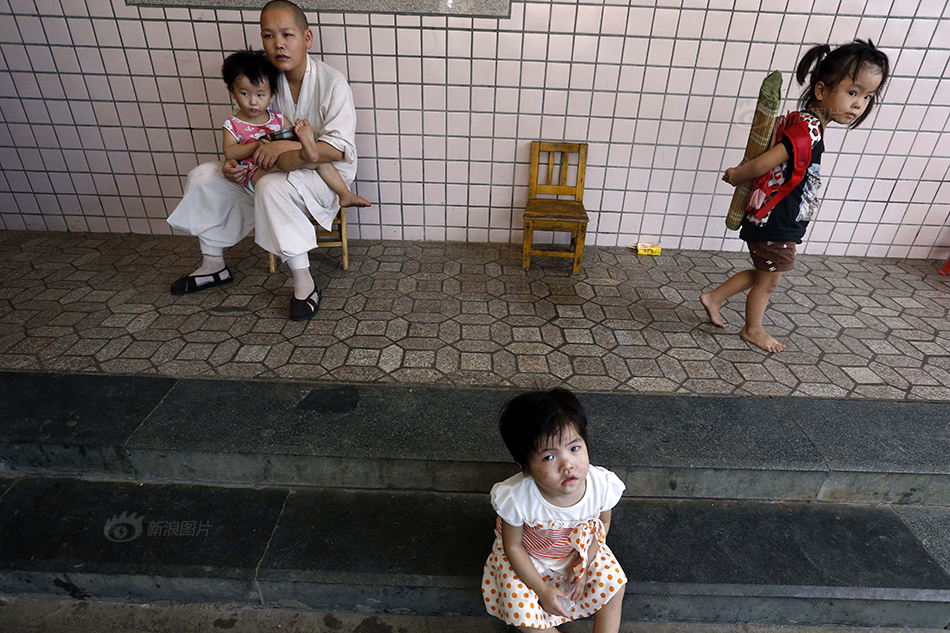 Monjas dan una segunda oportunidad a los ni?os abandonados