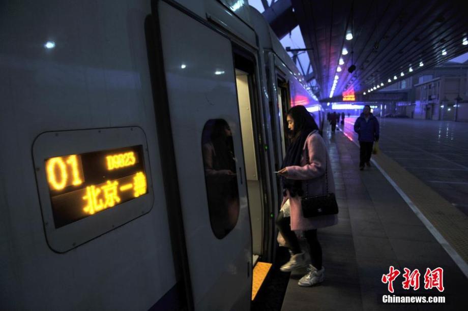 El nuevo tren bala Pekín-Yanjiao se queda sin pasajeros