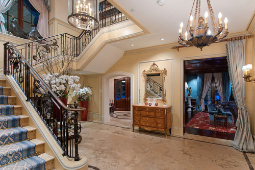 Uno de los vestíbulos de la mansión. [Foto/Xinhua]