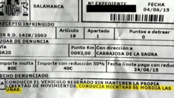 Multan a un conductor en Espa?a por morderse las u?as