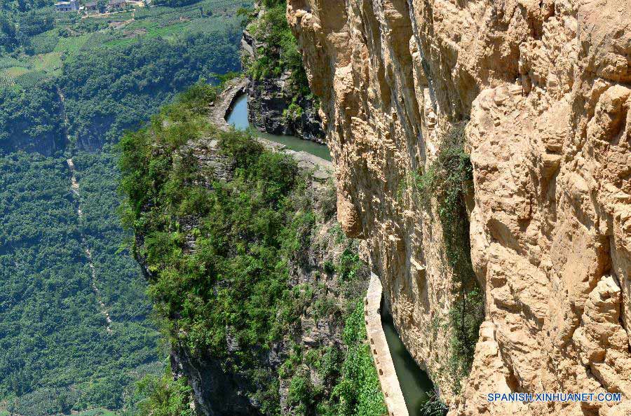 Artificial canal de acueducto en Hubei, China 3