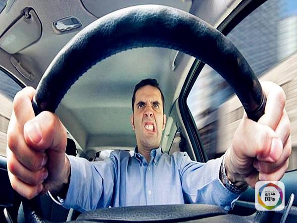 Mujeres son mejores en conducir que hombres 3