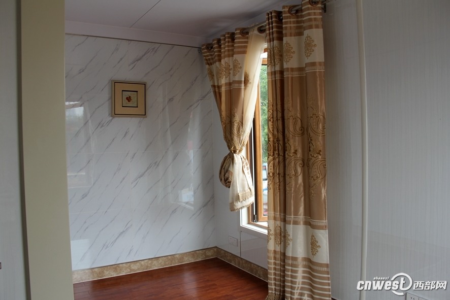 Construyen una villa de dos plantas en tres horas