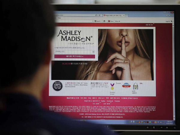 Hackean página de Ashley Madison，el sitio web para casados infieles