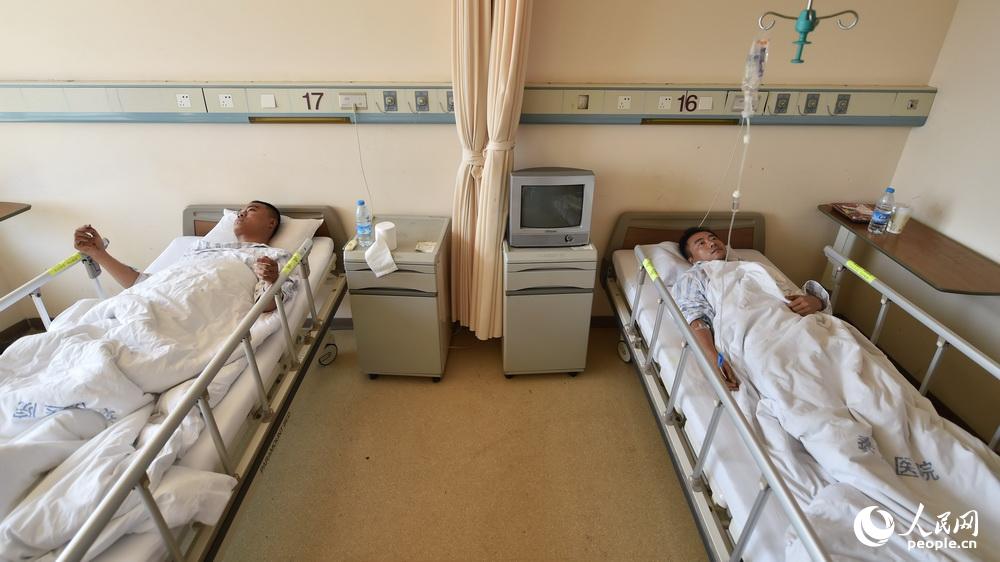 Varios bomberos heridos tras las explosiones de Tianjin: “solo queríamos apagar el fuego”