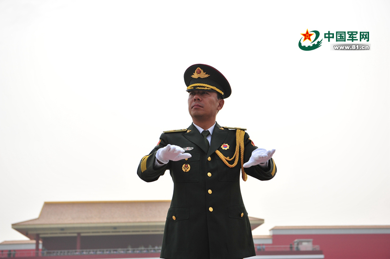 Fotos de soldados en el entrenamiento para el desfile militar
