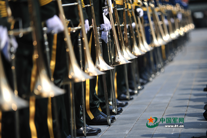 Fotos de soldados en el entrenamiento para el desfile militar