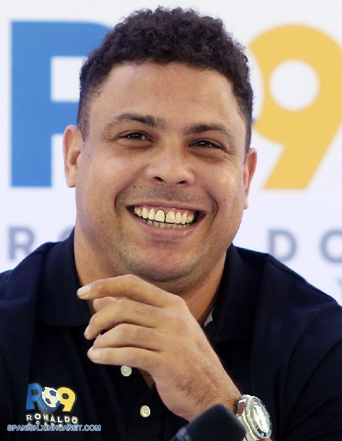 Ronaldo abrirá 30 escuelas de fútbol en China