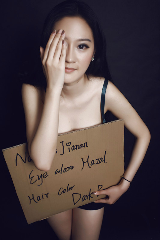 Fotos de una universitaria en un gimnasio calientan la red