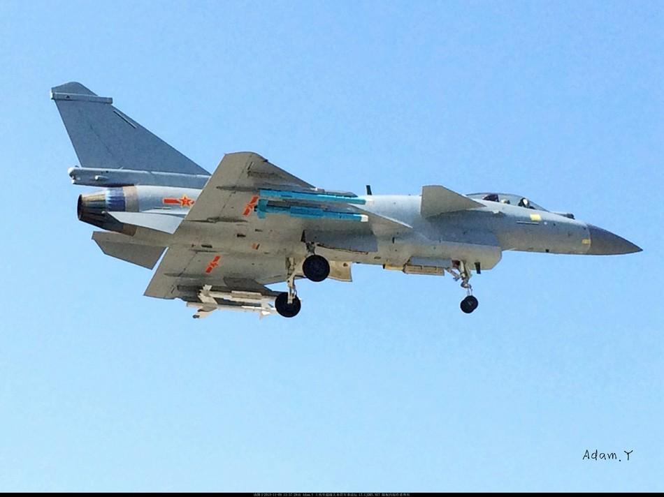 Avión de combate J-10B desarrollado por China realiza prueba de vuelo