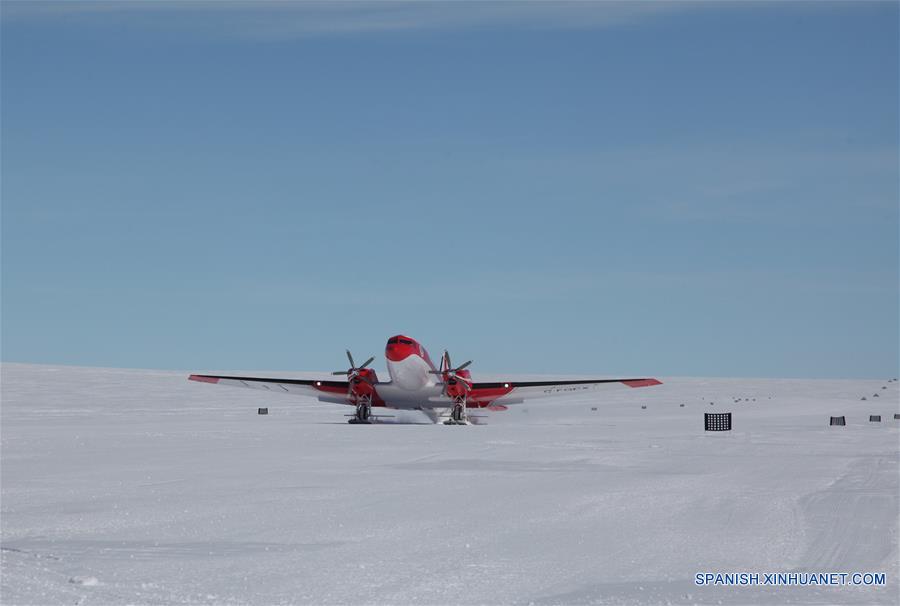 Prueban con éxito la primera aeronave polar china