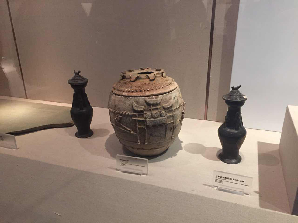 Periodistas extranjeros visitan el Parque de la Cultura Luling y el Museo de Ji′an