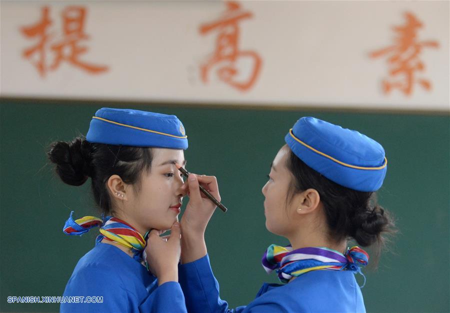Entrenamiento de azafatas de tren de alta velocidad