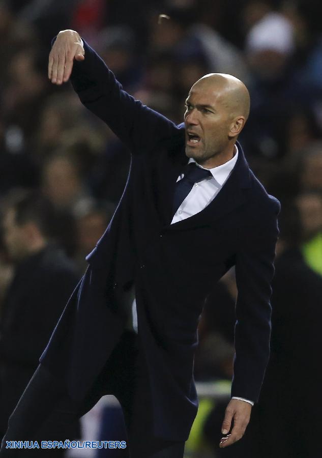 Fútbol: Real Madrid gana 2-1 al Granada en campeonato espa?ol 2