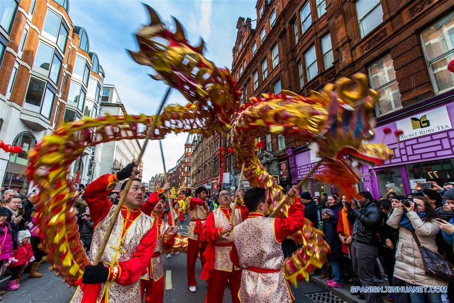 Medio millón de personas celebran A?o Nuevo chino en Londres