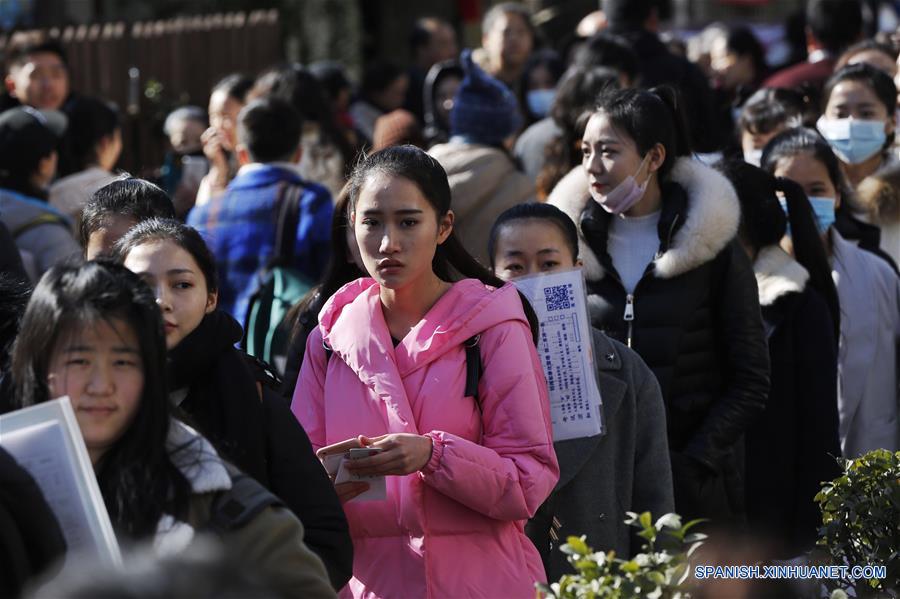 Aspirantes a estrellas de cine en China enfrentan obstáculos por bajo dominio del inglés