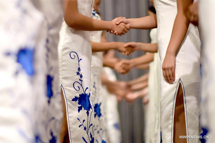 Azafatas se preparan para el Foro de Boao 