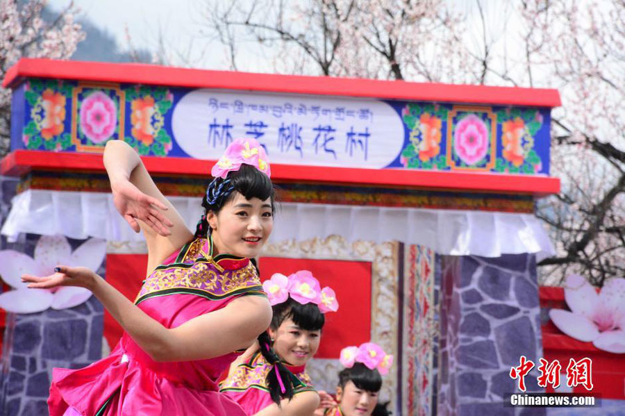 Hadas de la flor de durazno debutan como embajadoras del turismo en Tíbet