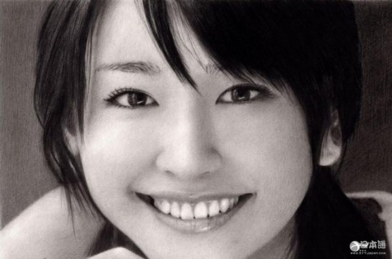 Dibujos a lápiz de actrices japonesas como si fueran fotos