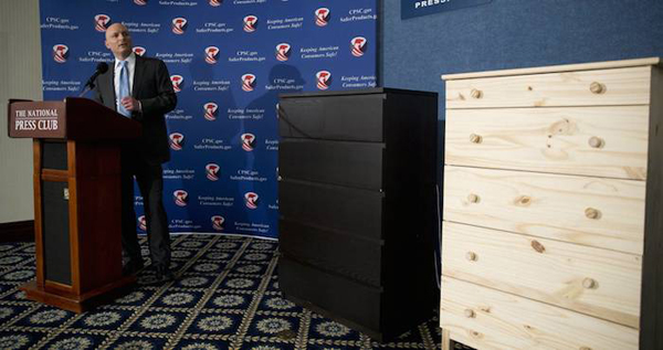 Ikea retira 36 millones de cómodas en EE.UU. y Canadá por la muerte de seis ni?os