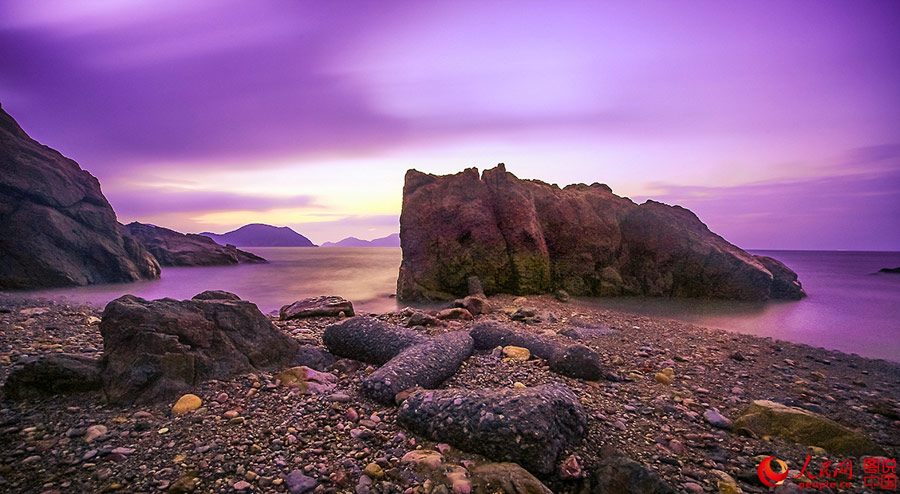 Tranquilo paisaje costero del poblado Shitang