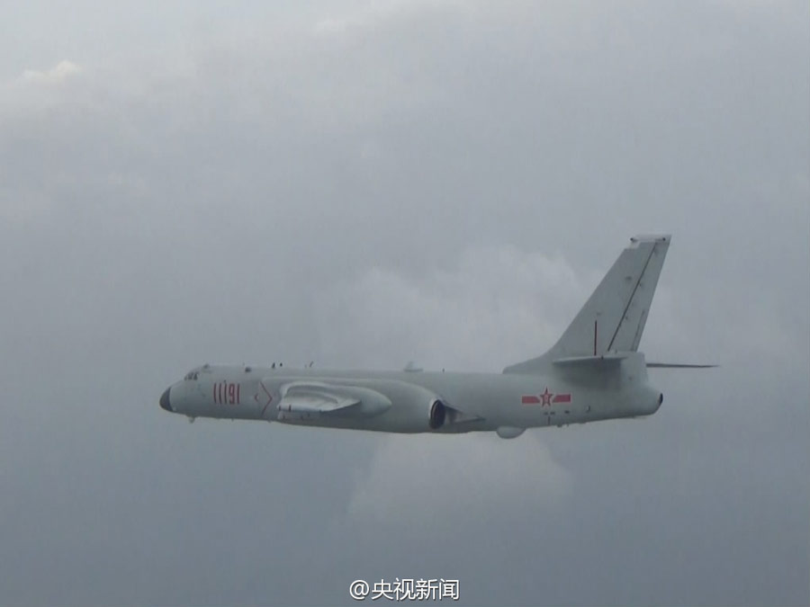 Fuerza aérea china realiza patrulla en Mar Meridional de China