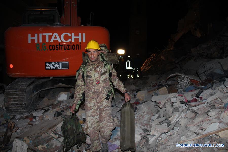 Sube a 281 número de muertos por sismo en Italia