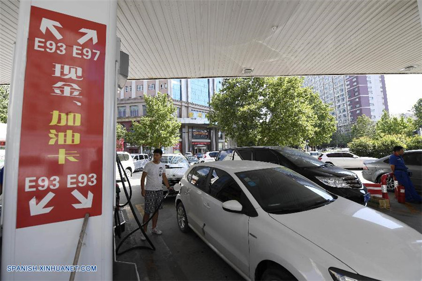 China elevará precios al por menor de gasolina y diesel