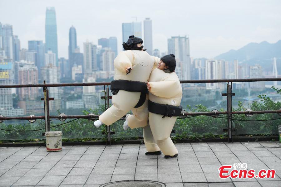 Trajes inflables ayudan a aliviar el estrés