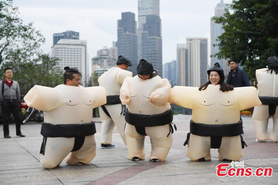 Trajes inflables ayudan a aliviar el estrés