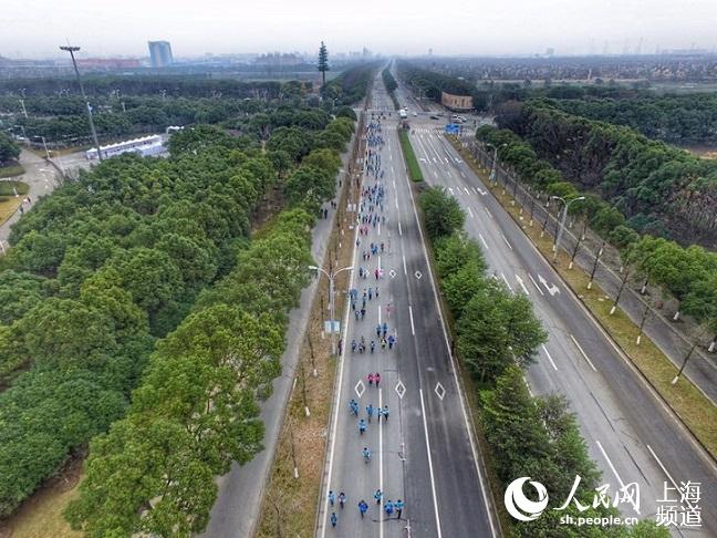 Pueblo en Línea convoca una excursión de 100 mil internautas en 40 ciudades para celebrar el A?o Nuevo y su XX aniversario------la ciudad de Shanghai