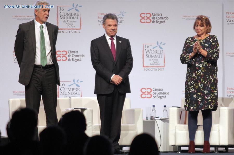 Santos pide unión durante instalación de Cumbre Mundial de Premios Nobel de la Paz