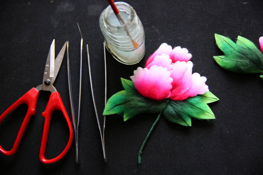 Las herramientas de Zhang Baolan hacer dibujo de algodón. [Foto: VCG]