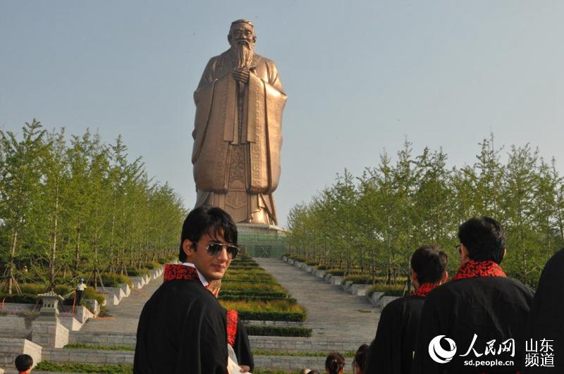 Estudiantes extranjeros experimentan la cultura tradicional china en Shandong 2
