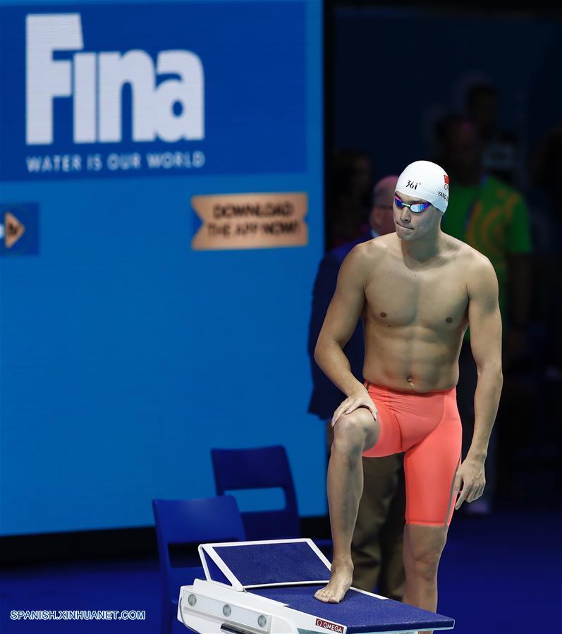 Sun Yang de China obtiene primer título en 200m estilo libre en Campeonato Mundial