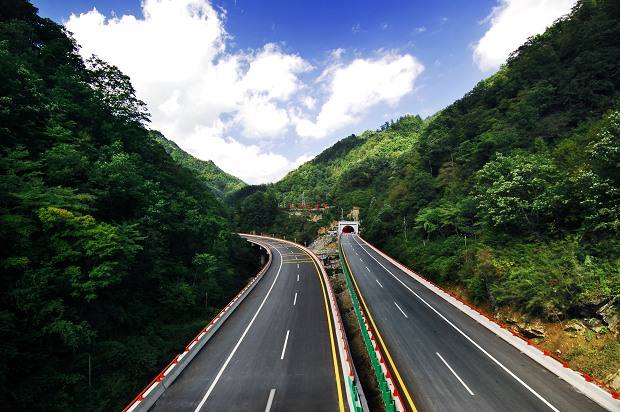 36 muertos y 13 heridos en accidente de tráfico en Shaanxi