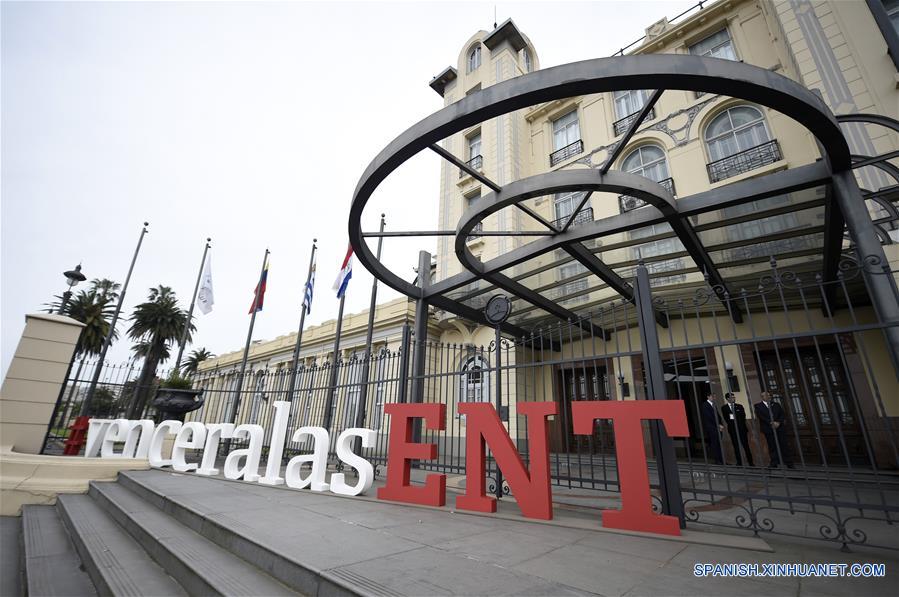 Vista del edificio del Mercado Común del Sur (Mercosur) sede de la Conferencia Mundial sobre Enfermedades No Transmisibles (ENT) de la Organización Mundial de la Salud (OMS), en Montevideo, capital de Uruguay, el 18 de octubre de 2017. El presidente de Uruguay, Tabaré Vázquez, inauguró el miércoles la Conferencia Mundial sobre Enfermedades No Transmisibles (ENT) de la Organización Mundial de la Salud (OMS), con un llamado a fortalecer la alianza política y la prevención. (Xinhua/Nicolás Celaya)