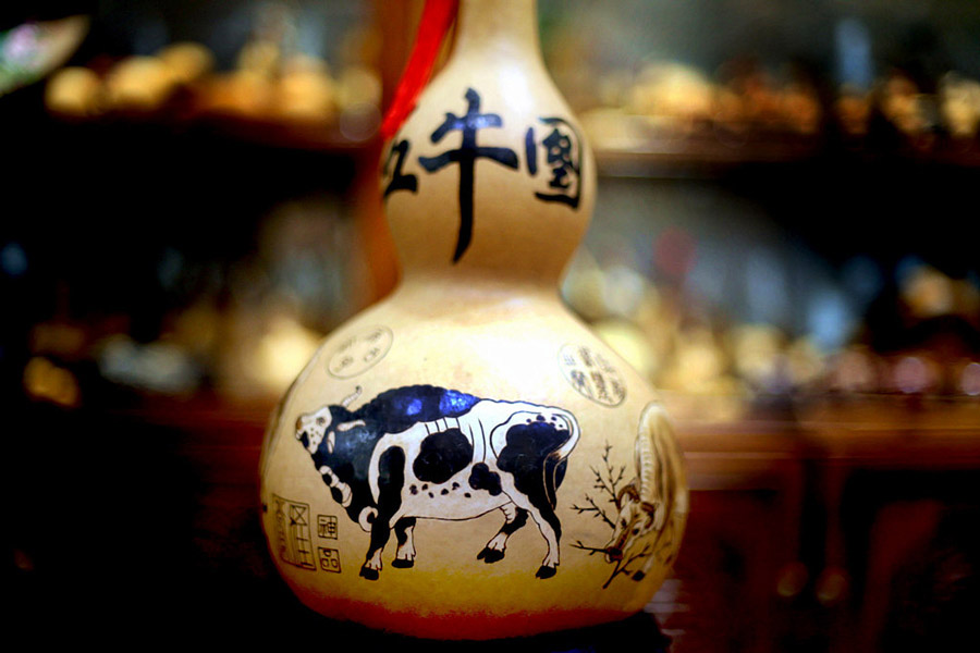 Una pieza de pirografía tradicional creada por Li Yanjie, un heredero de la pirografía de la generación posterior a los 90. [Foto / IC]