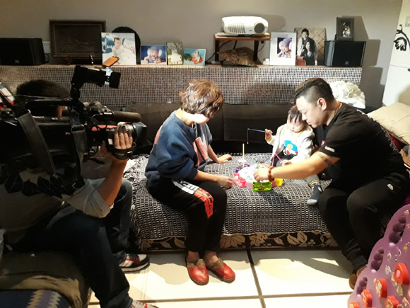 Song Yan y Li Ling no descartan tener un segundo hijo, pero tienen dudas. (Foto / CGTN)