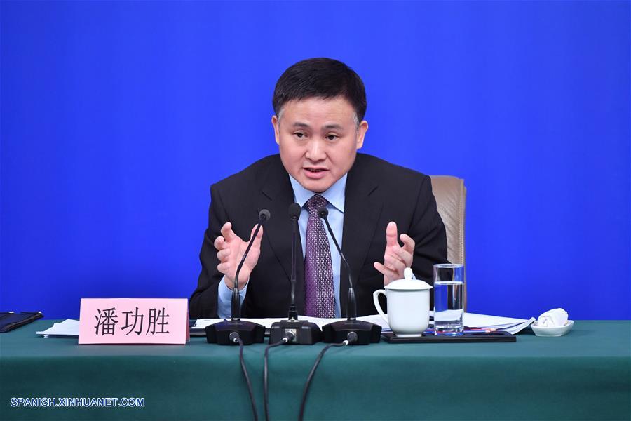 China posiblemente reducirá dependencia de apoyo amplio de capital para crecer, apunta gobernador de banco central