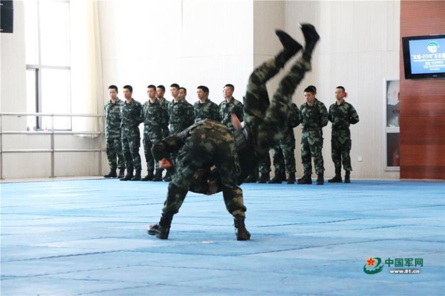 La policía especial china realiza demostraciones en el Foro Internacional Antiterrorista Gran Muralla 2018